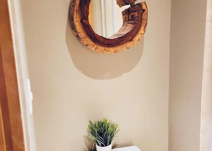 Stylish 1br Beachside Retreat *